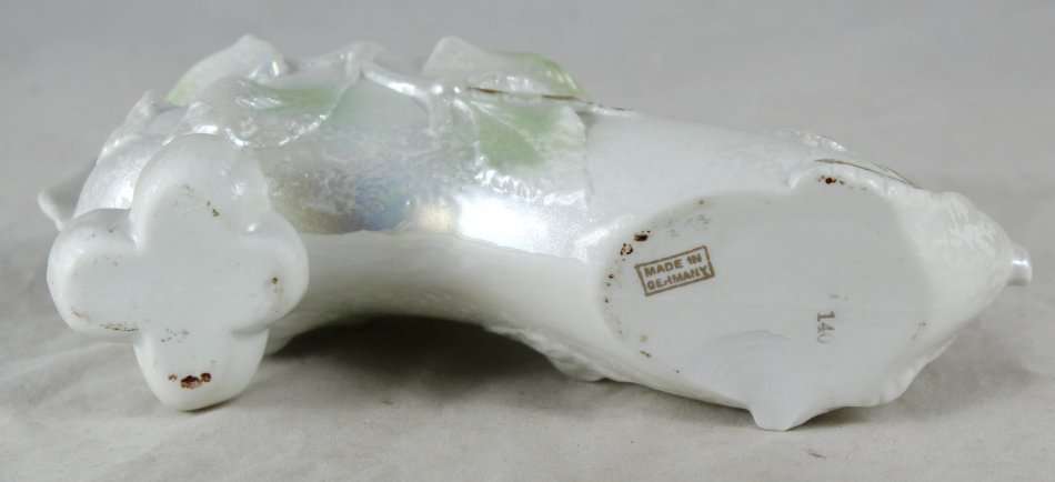 Small Pearl Shoe - Beautiful! - Bid Now!!!