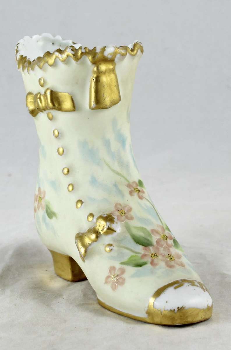 Small Boot with Flowers - Beautiful! - Bid Now!!!