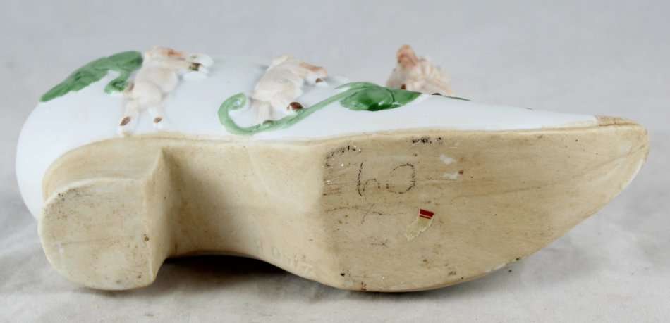 Small Shoe with Piggies - Beautiful! - Bid Now!!!