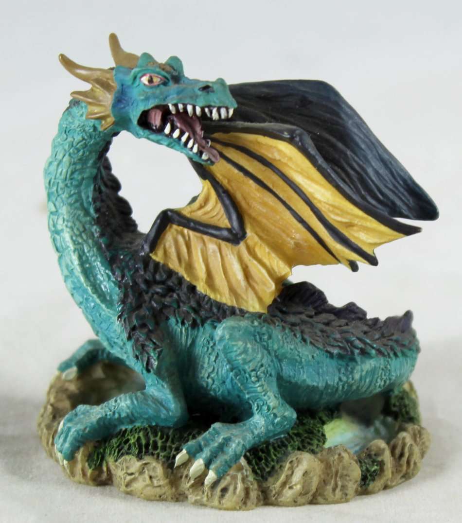 Lands Of The Dragons - Mini Lakes Dragon - Beautiful! - Bid Now!!!
