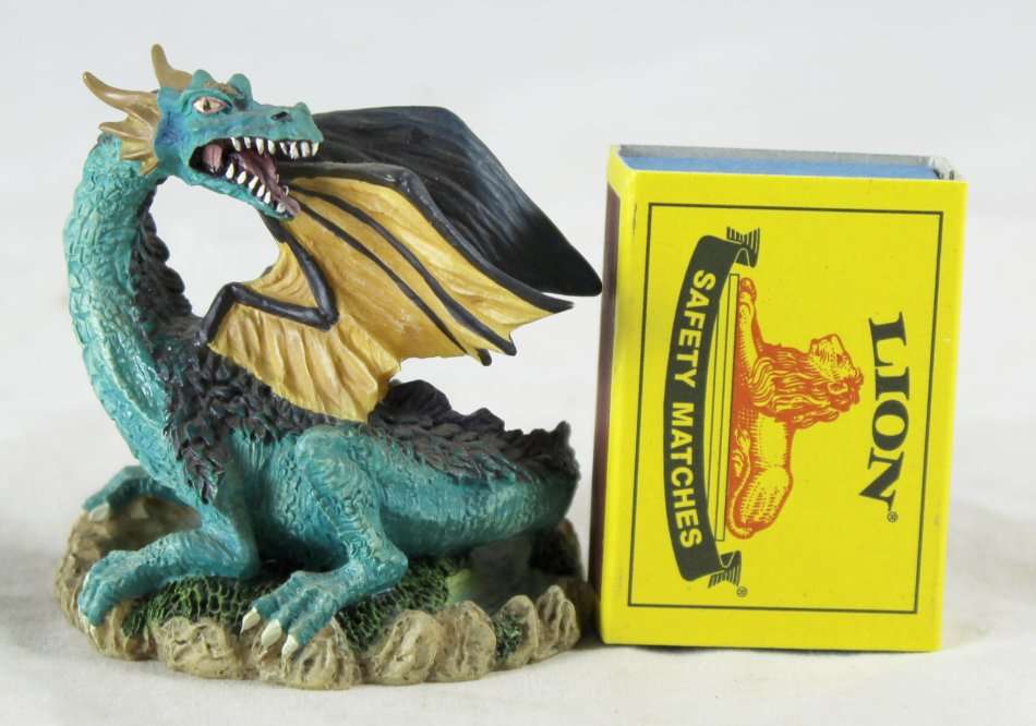 Lands Of The Dragons - Mini Lakes Dragon - Beautiful! - Bid Now!!!