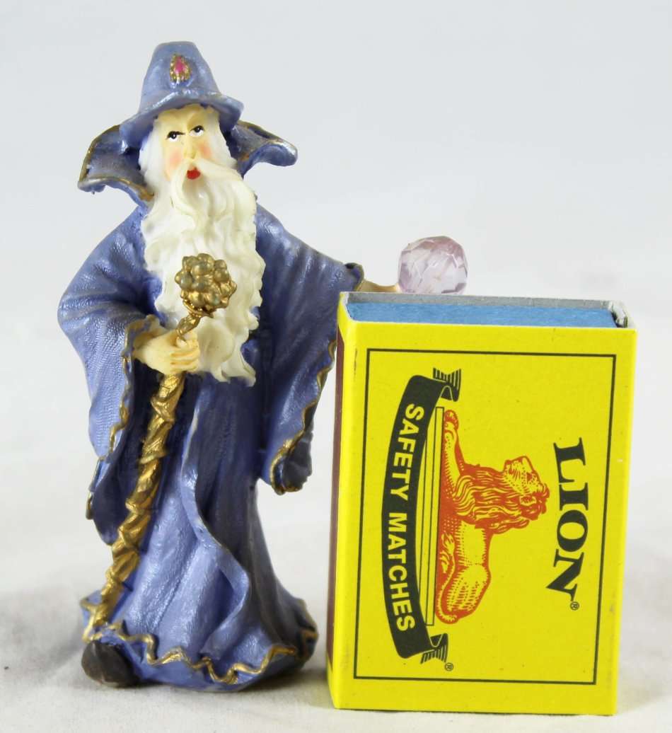 Small Wizard Holding Crystal Ball - Beautiful! - Bid Now!!!