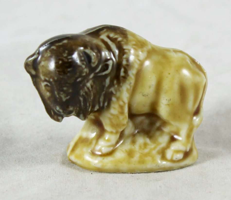Wade figurine - bison