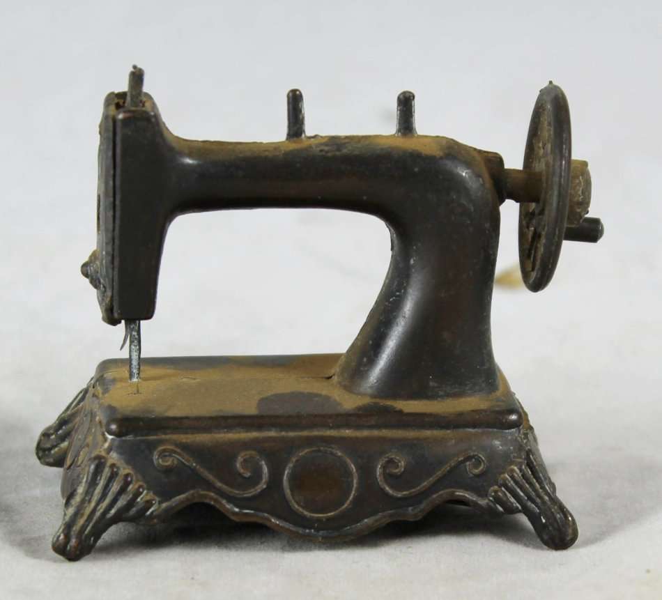 Miniature Vintage Sewing Machine Sharpener
