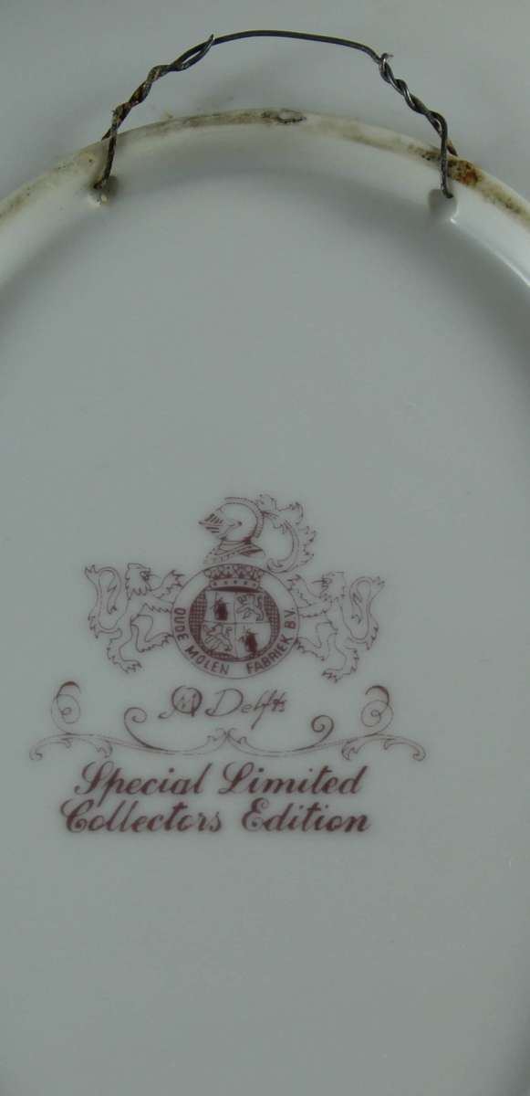 Delft Hand Painted Wall Plate - BID NOW!!!