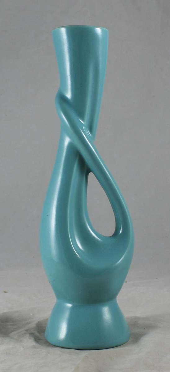 Lucia Ware - Decorative Vase - BID NOW!!!