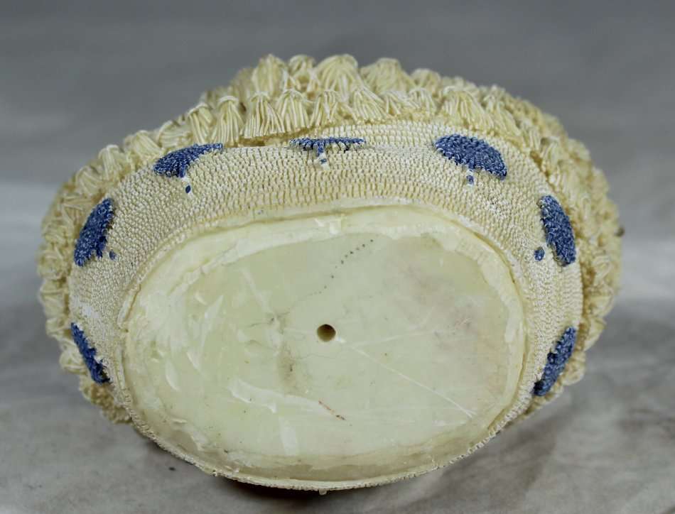 Cocker Spaniel puppies in a basket