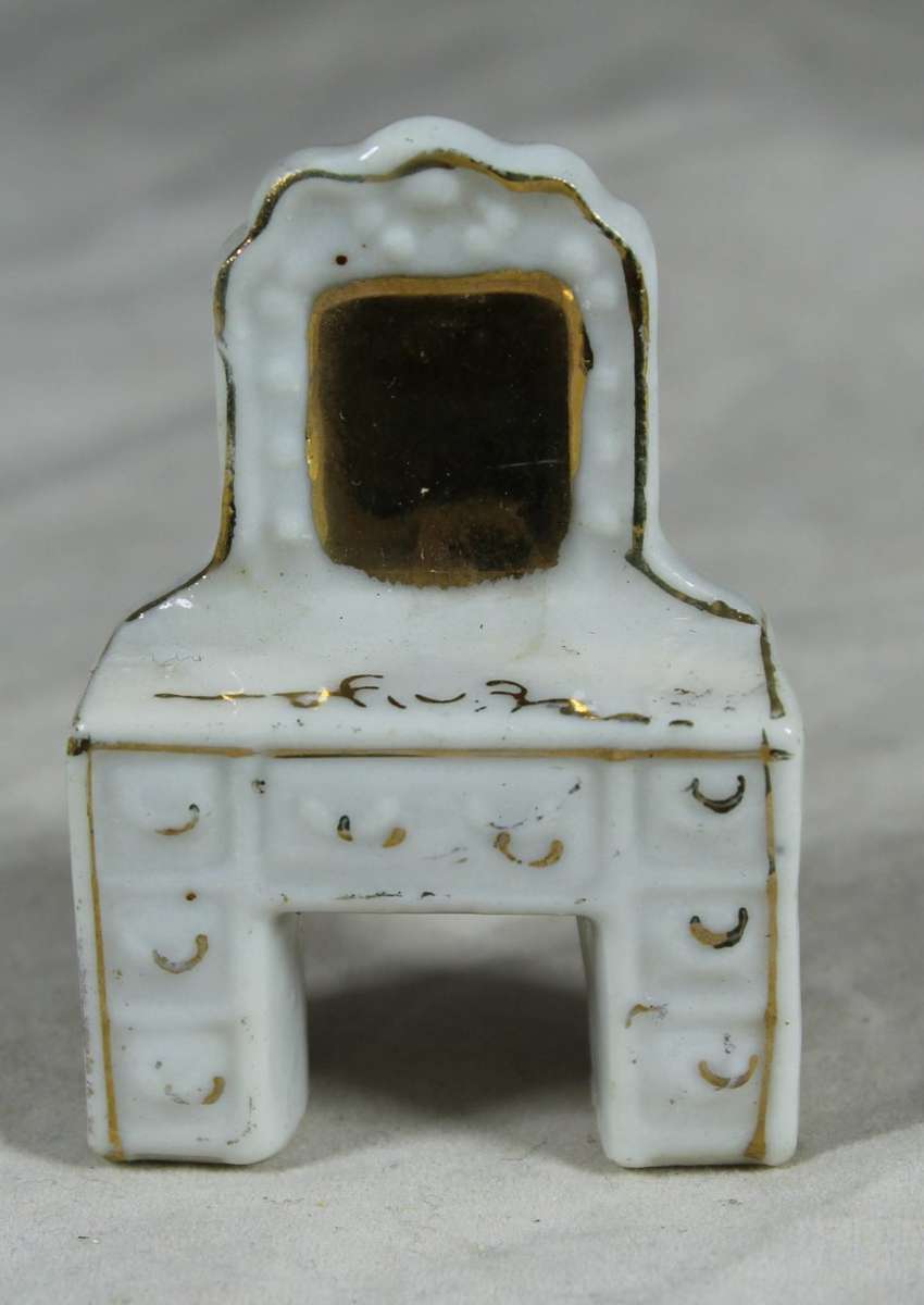 Miniature Porcelain - Dressing Table (Japan) - BID NOW!!!!