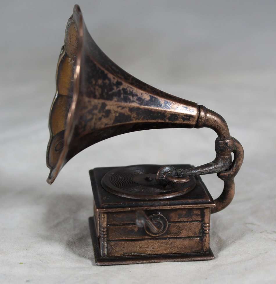 Holly Hobbie Diecast Metal-Box included but not sealed-GramaPhone Sharpener with moveable Parts