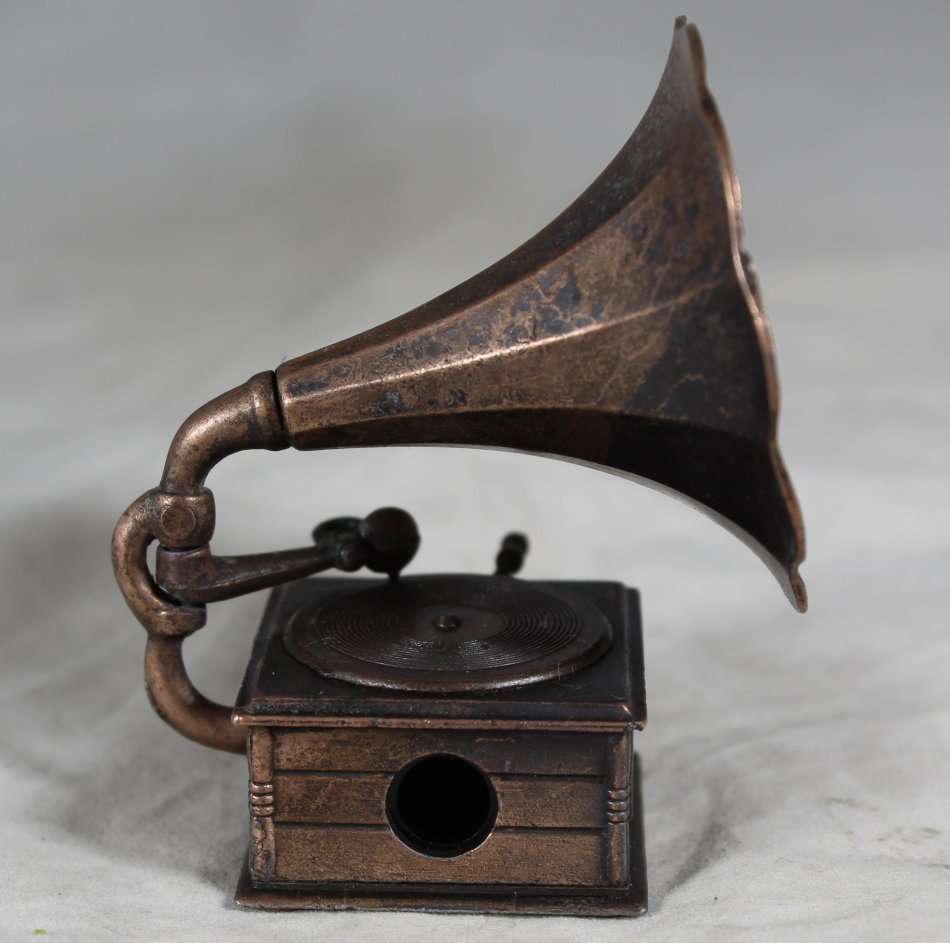 Holly Hobbie Diecast Metal-Box included but not sealed-GramaPhone Sharpener with moveable Parts