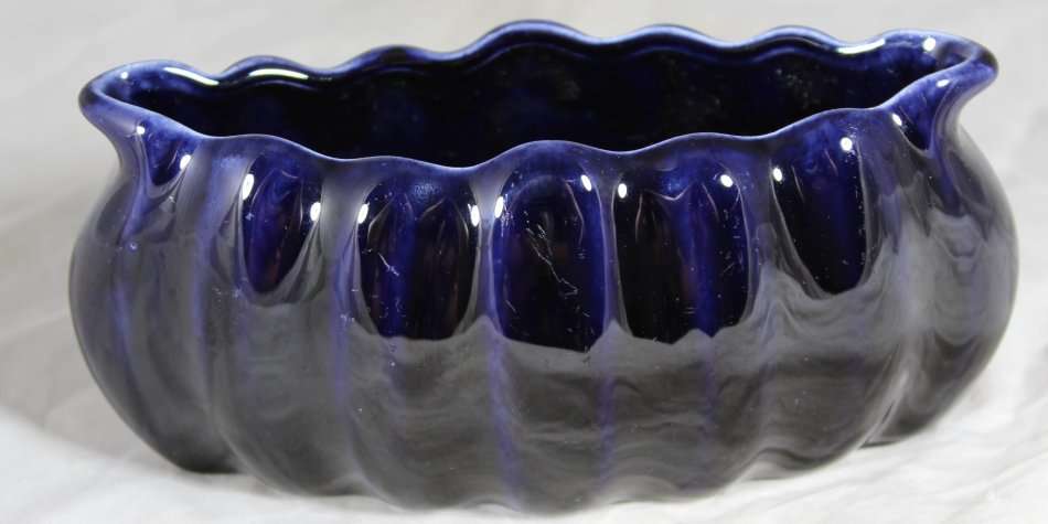 Lucia Ware - Elongated Vase - BID NOW!!!