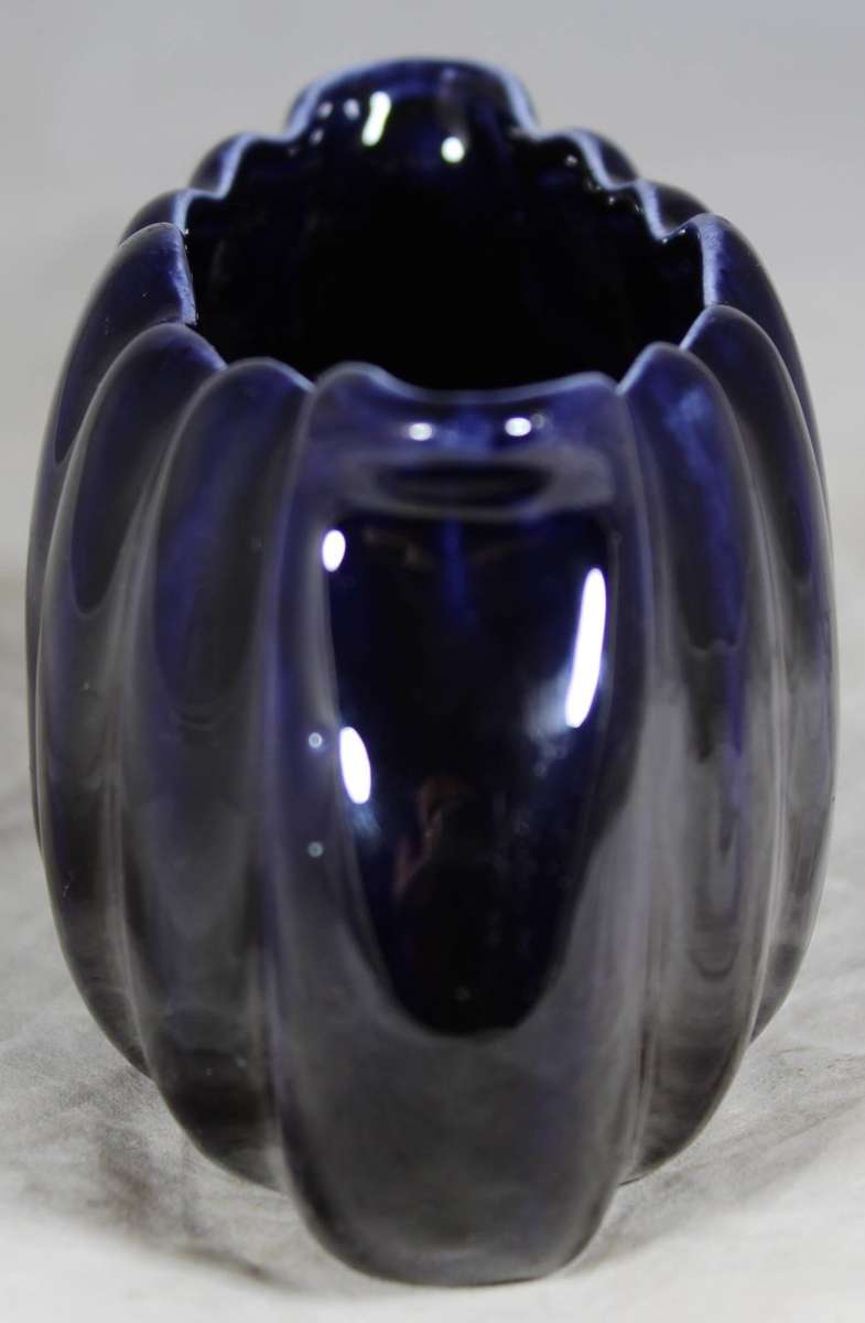 Lucia Ware - Elongated Vase - BID NOW!!!