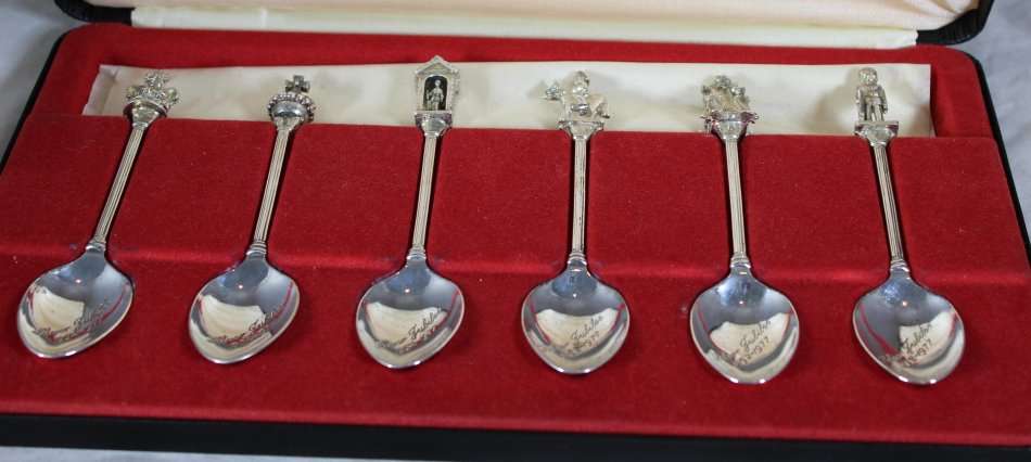 Silver Jubilee - Queen Elizabeth II - Boxed Spoonset - Magnificent - BID NOW!!!