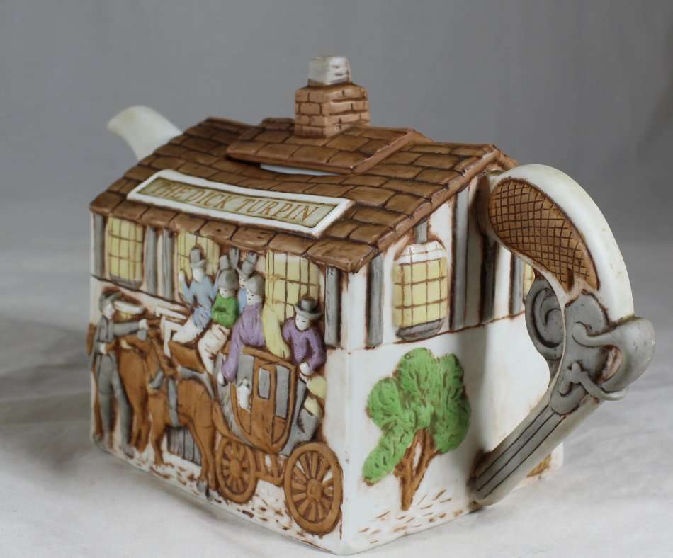 Character Tea Pot - Christopher Wren - The Dick Turpen Pub - BID NOW!!!