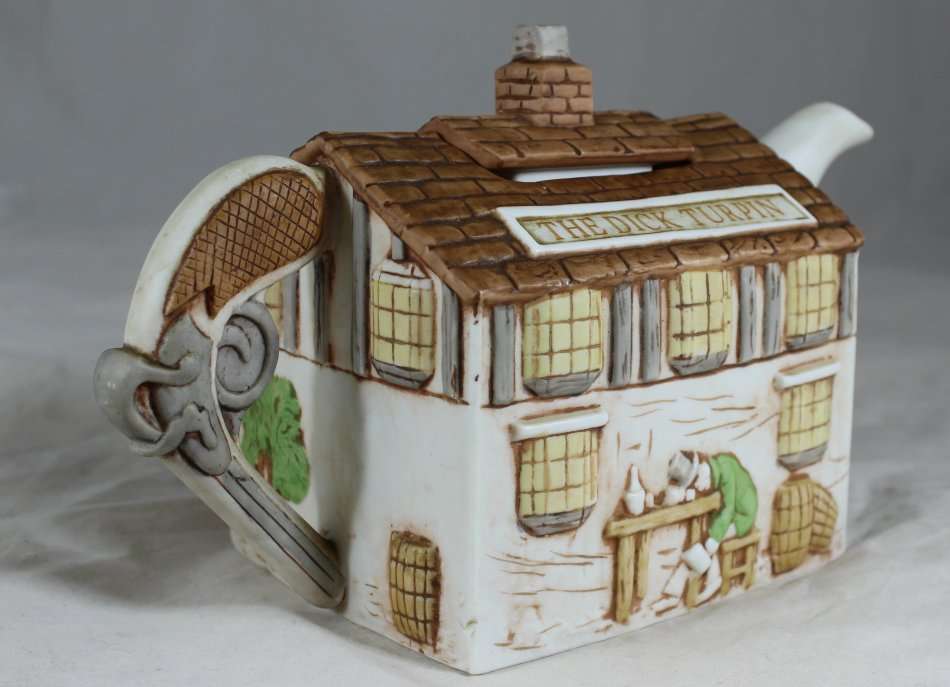 Character Tea Pot - Christopher Wren - The Dick Turpen Pub - BID NOW!!!