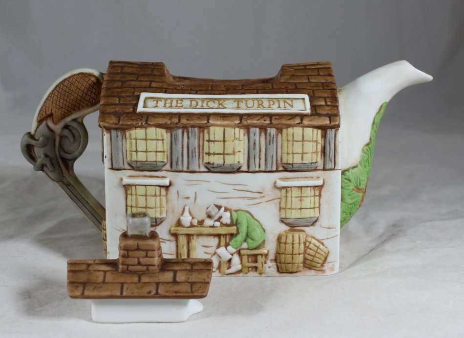 Character Tea Pot - Christopher Wren - The Dick Turpen Pub - BID NOW!!!