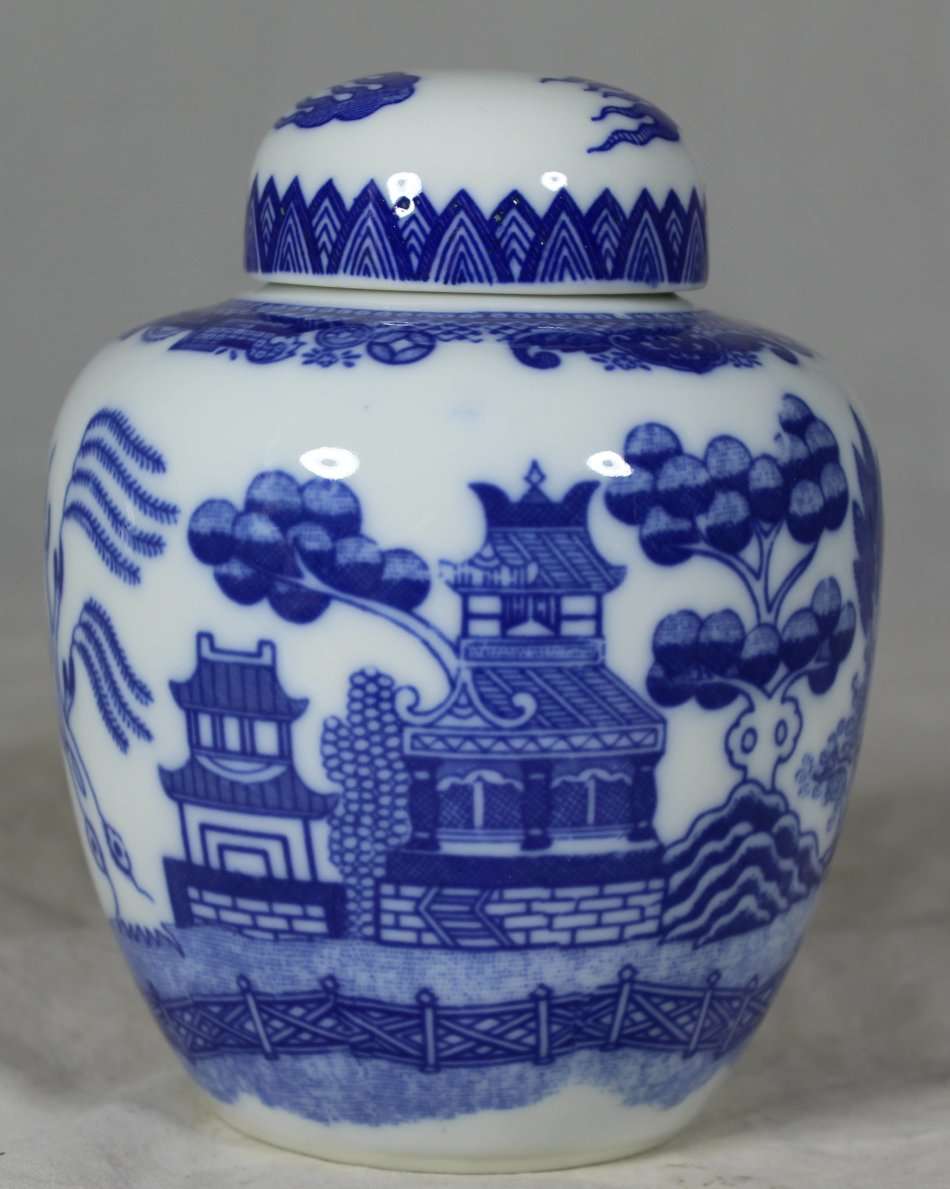 Blue Willow Ginger Jar - BID NOW!!!
