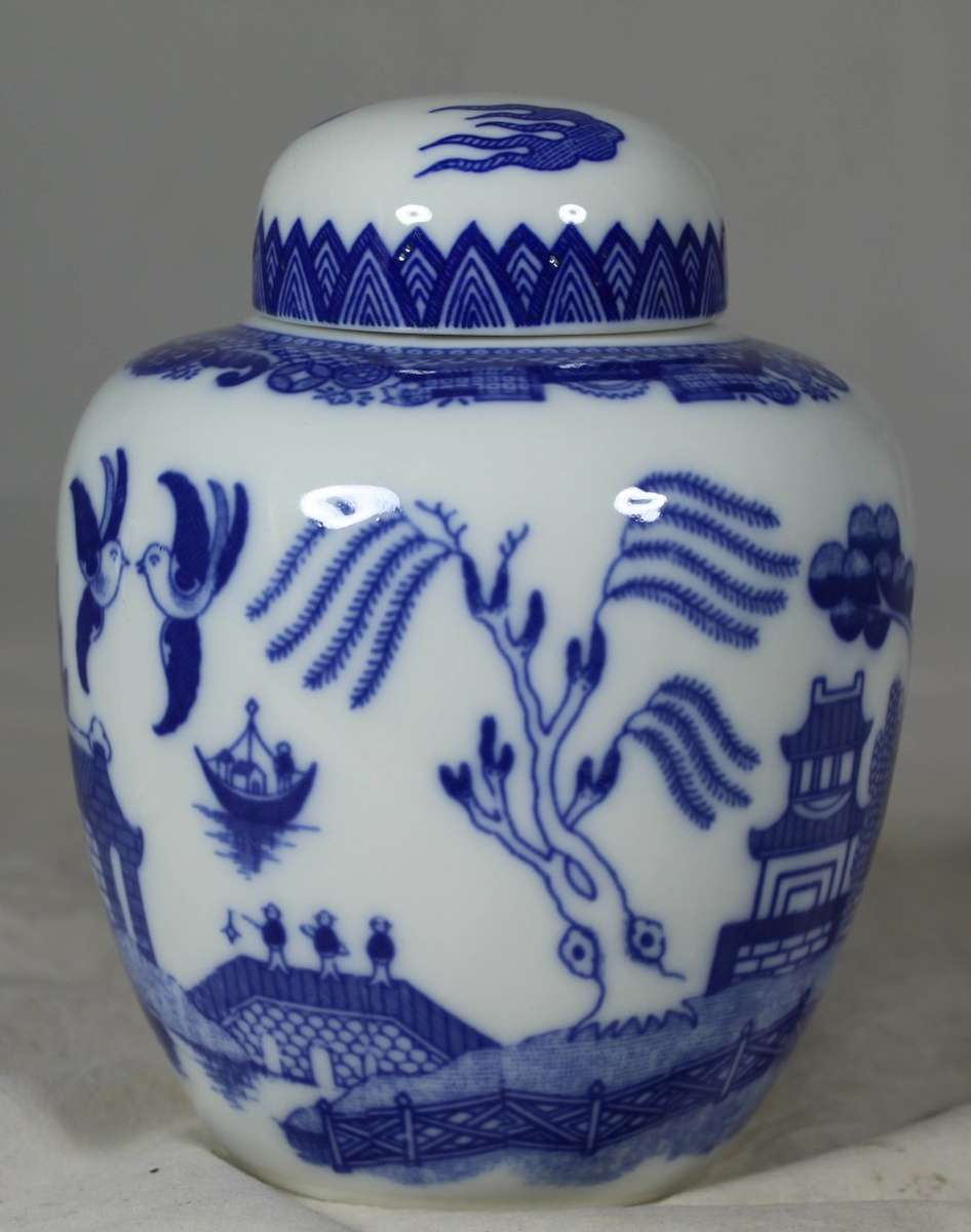 Blue Willow Ginger Jar - BID NOW!!!