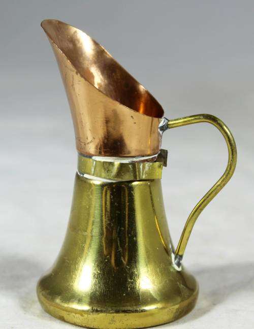 Miniature Jug - Bid Now!!