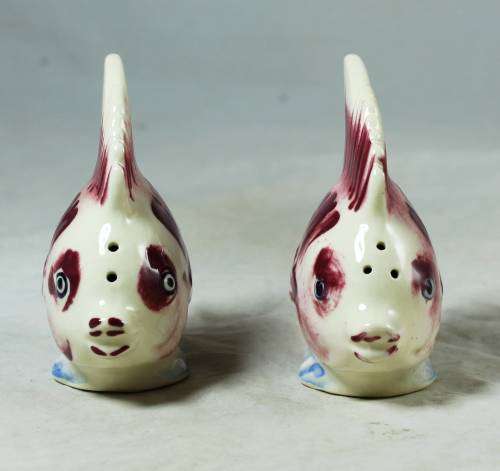 Fish Salt and Pepper Shaker - Bid Now!!