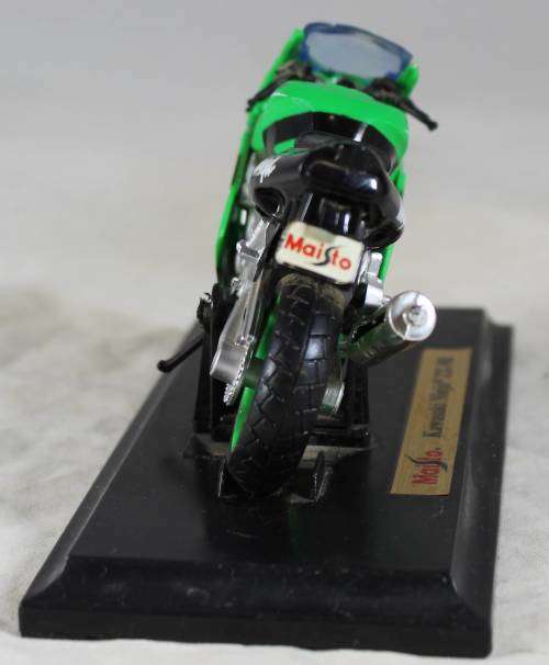 Maisto -  Bike - Kawasaki Ninja ZX-9R - Bid Now!!