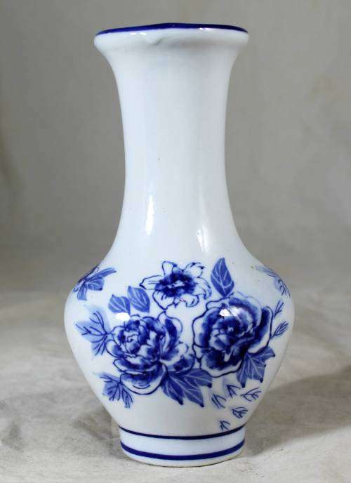 Delft - Small Blue and White Vase  -  Bid Now!!