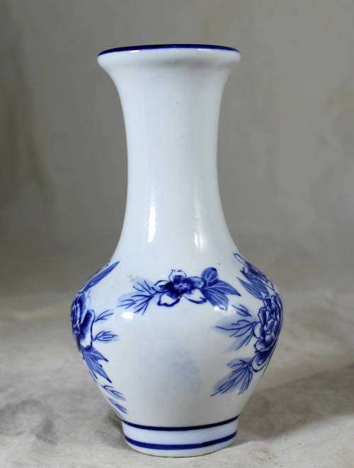 Delft - Small Blue and White Vase  -  Bid Now!!