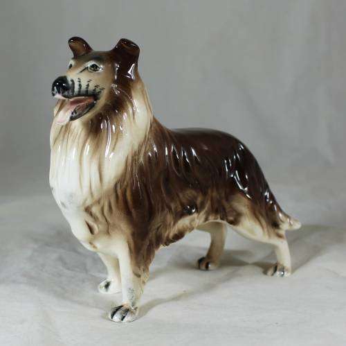 Collie dog figure