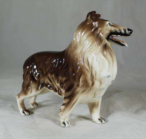 Collie dog figure