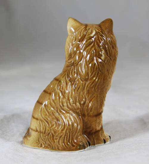 Porcelain Sitting Cat - Bid Now!!