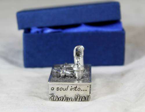 Silver Scenes - Decorative Pill Holder - Bid Now!!