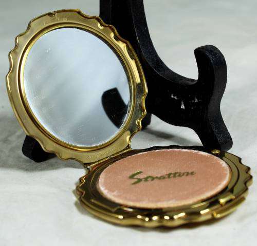 Powder Compact - Stratton - Leaf Design- Bid Now!!