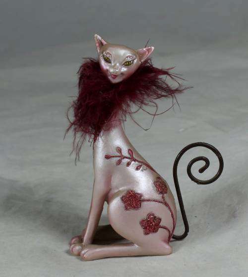 Seated Show cat - Bid Now!!!