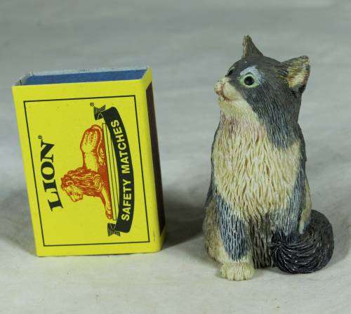 Sitting Cat - Bid Now!!