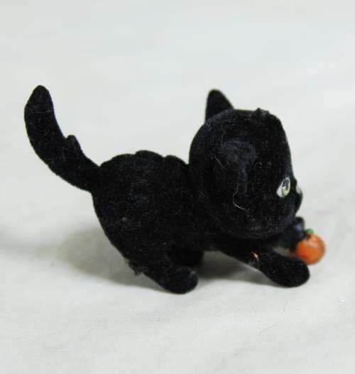 Miniature Fur Kitten Playing - Bid Now!!