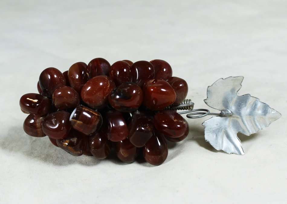 Semi-precious stone bunch of grapes   -  Gorgeous! - Bid Now!!!