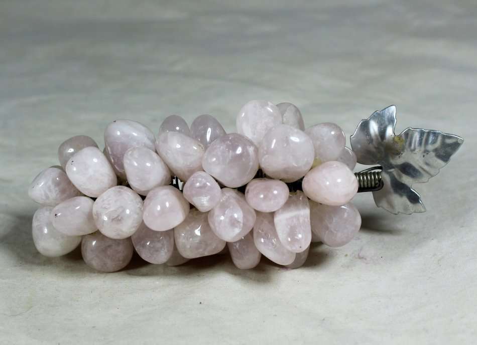 Semi-precious stone bunch of grapes   -  Gorgeous! - Bid Now!!!