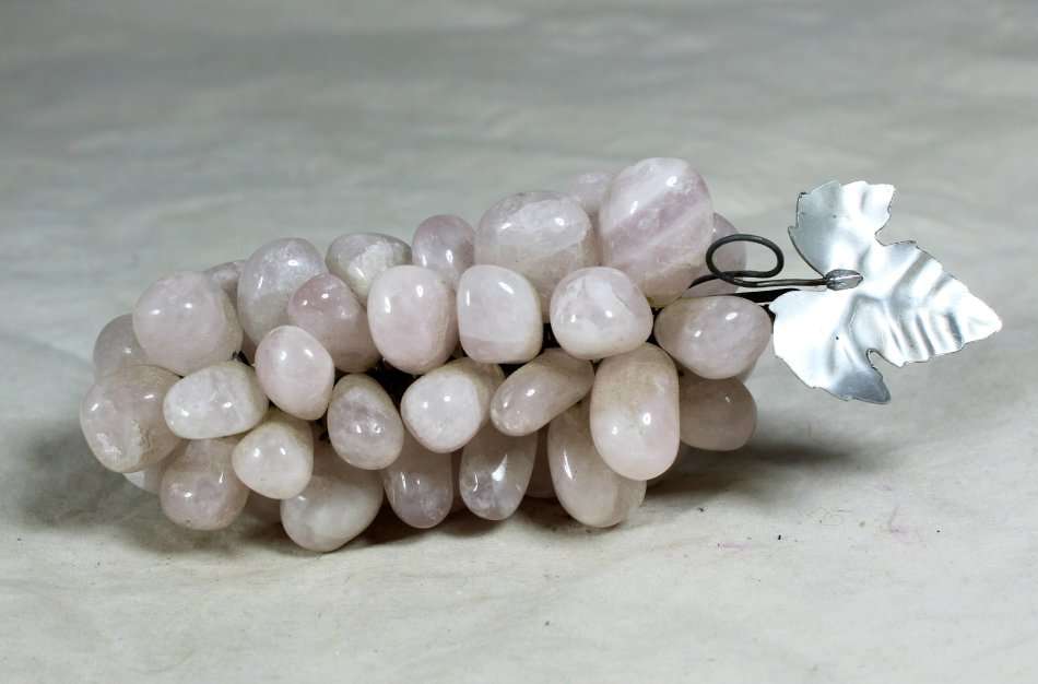 Semi-precious stone bunch of grapes   -  Gorgeous! - Bid Now!!!