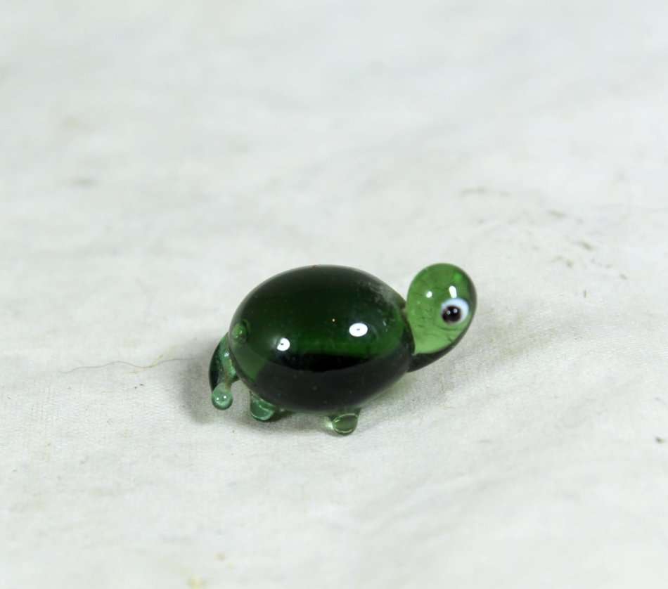 Miniature Glass tortoise - Gorgeous! - Bid Now!!!