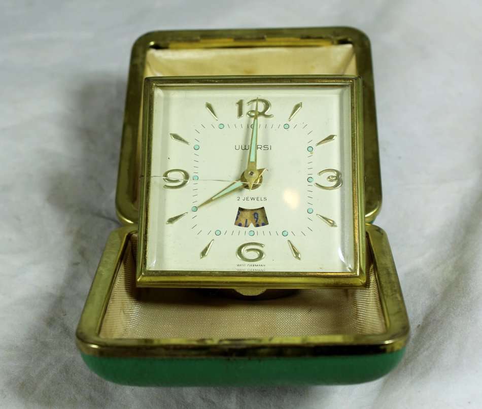 Universal travel clock