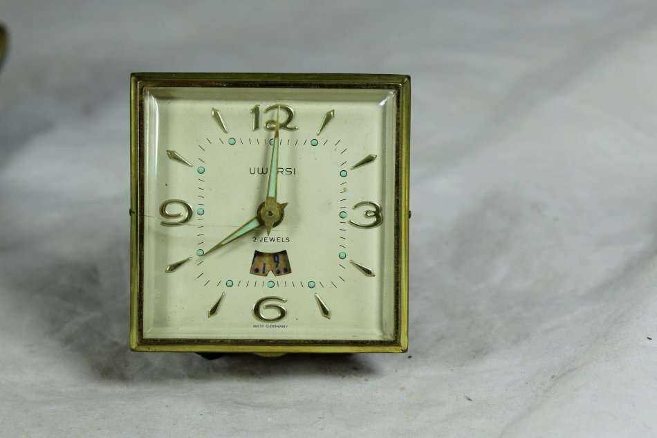 Universal travel clock