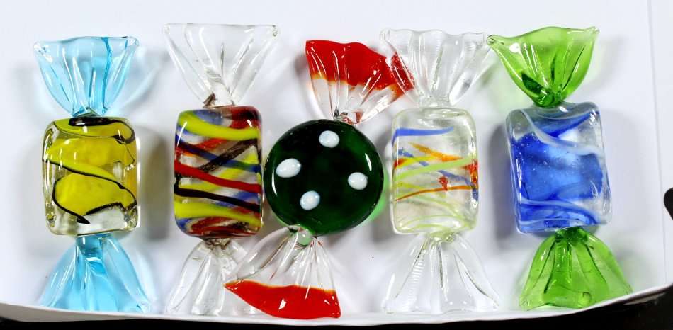 Collection of Five Glass Sweets - Sparkling!!! - Bid Now!!!