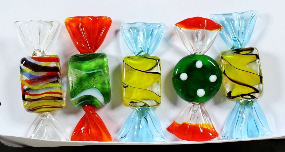 Collection of Five Glass Sweets - Sparkiling!!! - Bid Now!!!