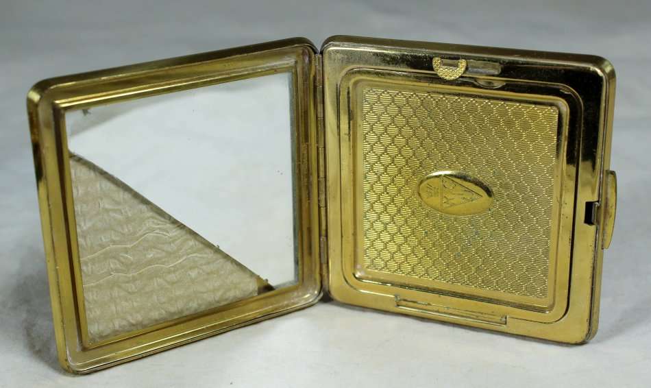 A Stunning Butterfly Themed Powder Compact -  Bid Now!!!