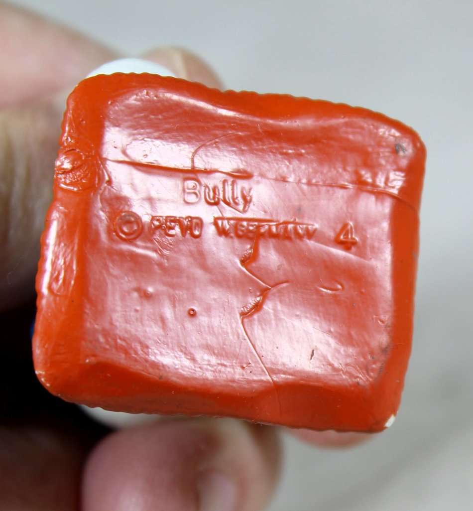 SMURF SITTING ON A PILLOW - MADE BY PAYO WEST GERMANY - BID NOW !!!