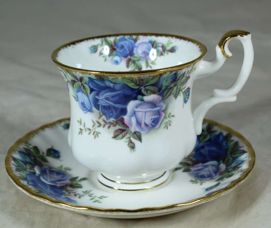 A STUNNING ROYAL ALBERT - MOONLIGHT ROSE - DEMITASSE DUO - BID NOW !!!