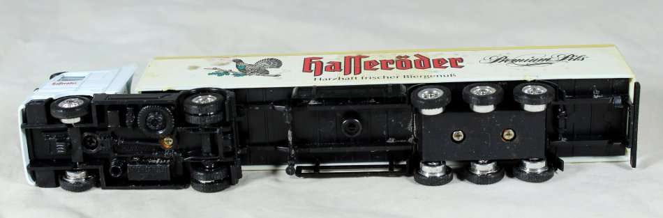 PLASTIC GERMAN BEER TRUCK - HUSSERODER - BID NOW!!!