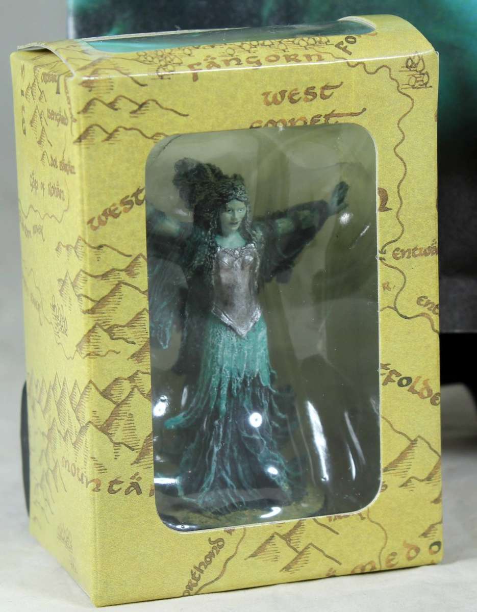 LORD OF THE RINGS - GALADRIEL POSSESSED AT CARA GALADHORN - BID NOW!!!