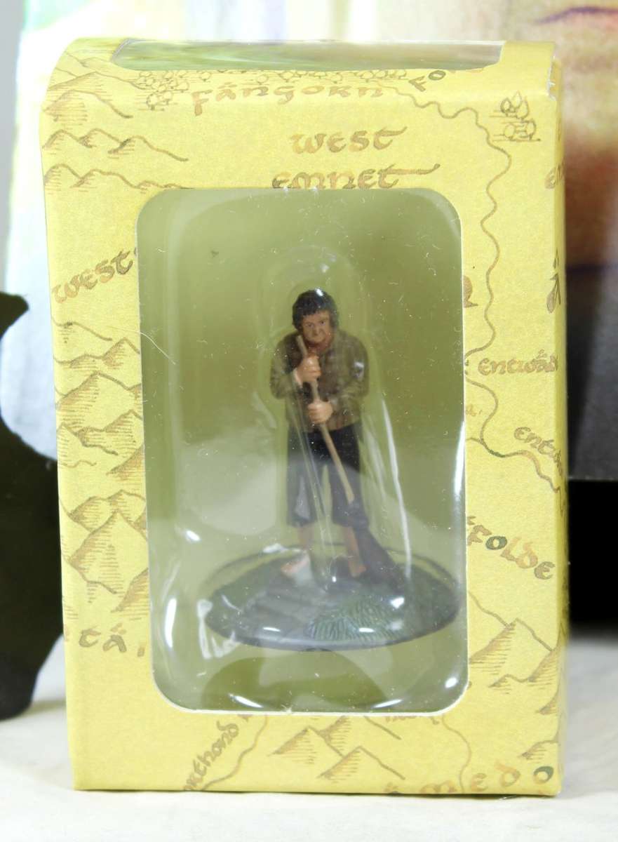 LORD OF THE RINGS - PROUDFOOT AT HOBBITON - BID NOW!!!