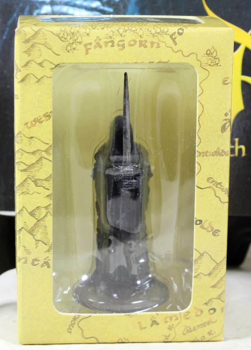 LORD OF THE RINGS - RINGWRAITH WITH MORGUL BLADE AT BREE - BID NOW!!!